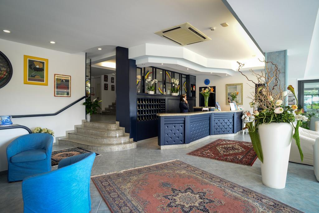 Hotel Clipper Giulianova Εξωτερικό φωτογραφία
