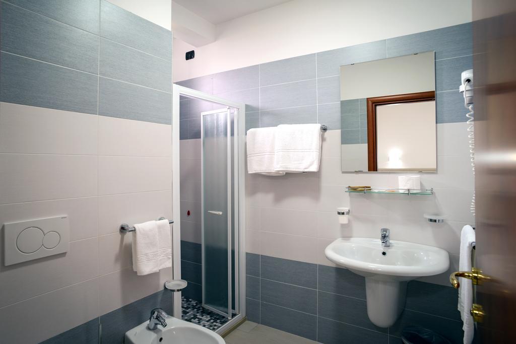 Hotel Clipper Giulianova Εξωτερικό φωτογραφία