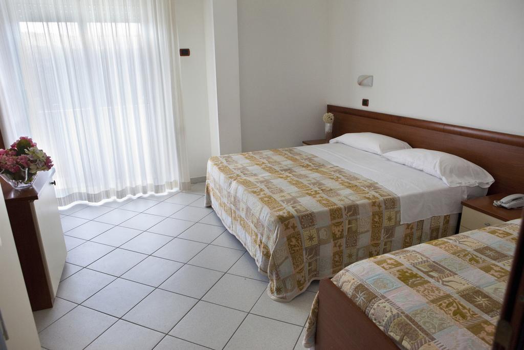 Hotel Clipper Giulianova Εξωτερικό φωτογραφία