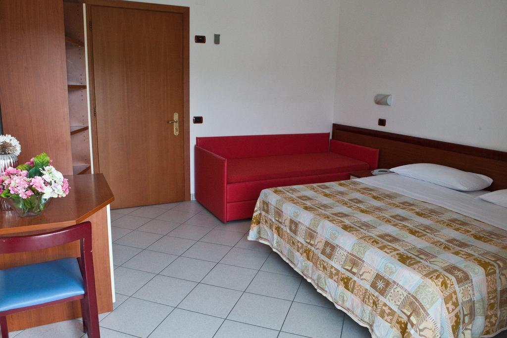 Hotel Clipper Giulianova Εξωτερικό φωτογραφία