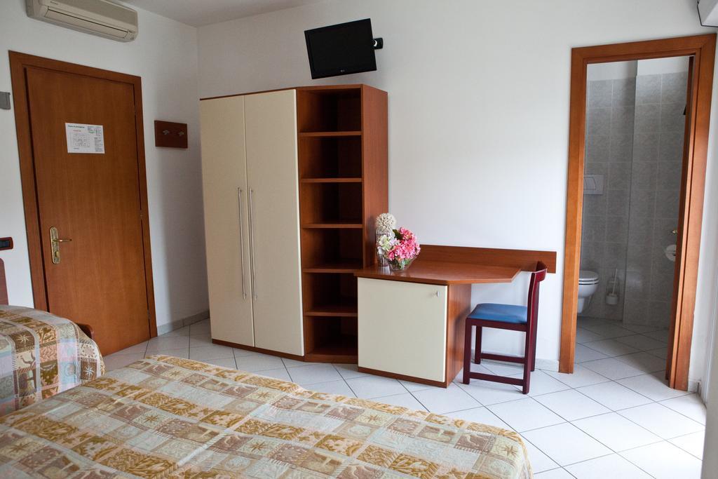 Hotel Clipper Giulianova Εξωτερικό φωτογραφία