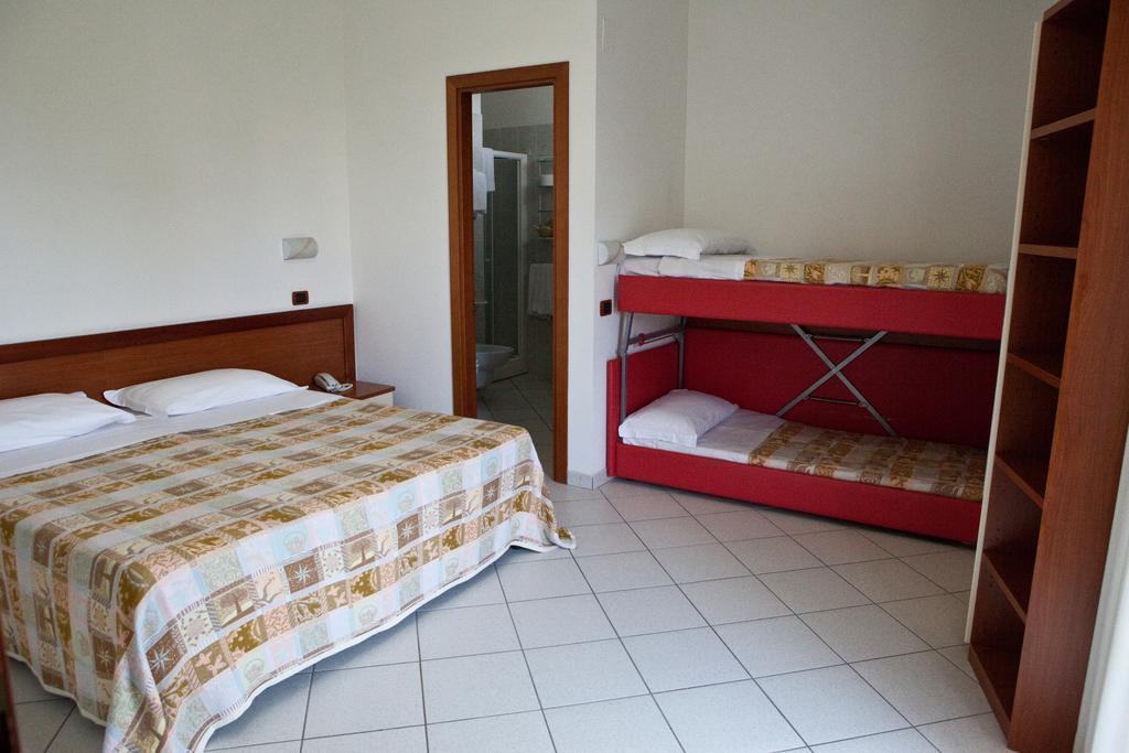 Hotel Clipper Giulianova Εξωτερικό φωτογραφία