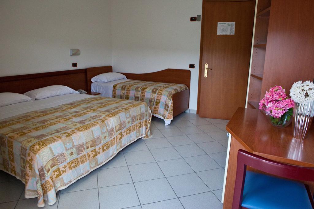 Hotel Clipper Giulianova Εξωτερικό φωτογραφία