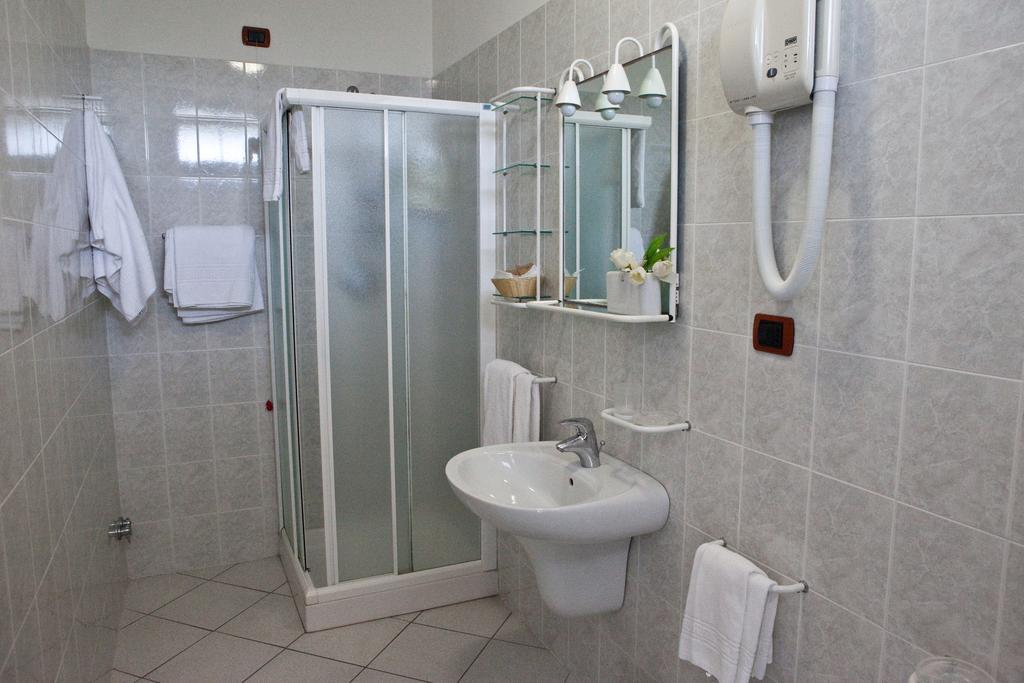 Hotel Clipper Giulianova Εξωτερικό φωτογραφία